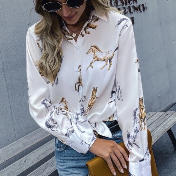 Chic Nation Tops - - - GORGEOUS WESTERN HORSE PRINT TOP